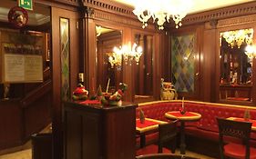 Hotel Lux